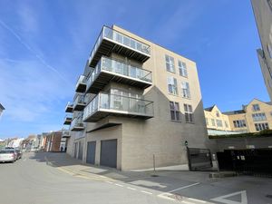 James House- click for photo gallery